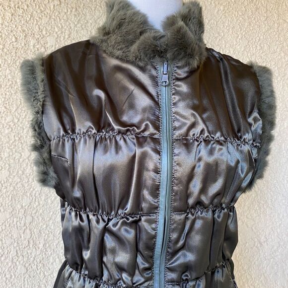 Love Token Reversible Rabbit Fur Vest Olive Green - Picture 3 of 16